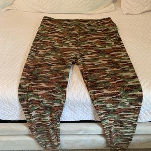 LulaRoe camouflage leggings